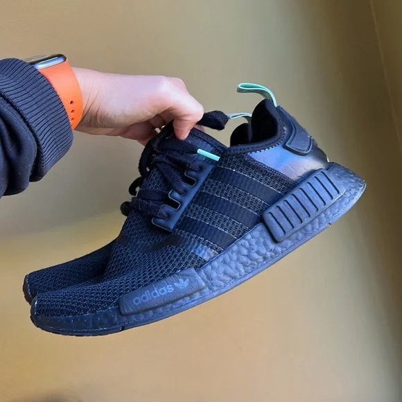 nmd mint glow